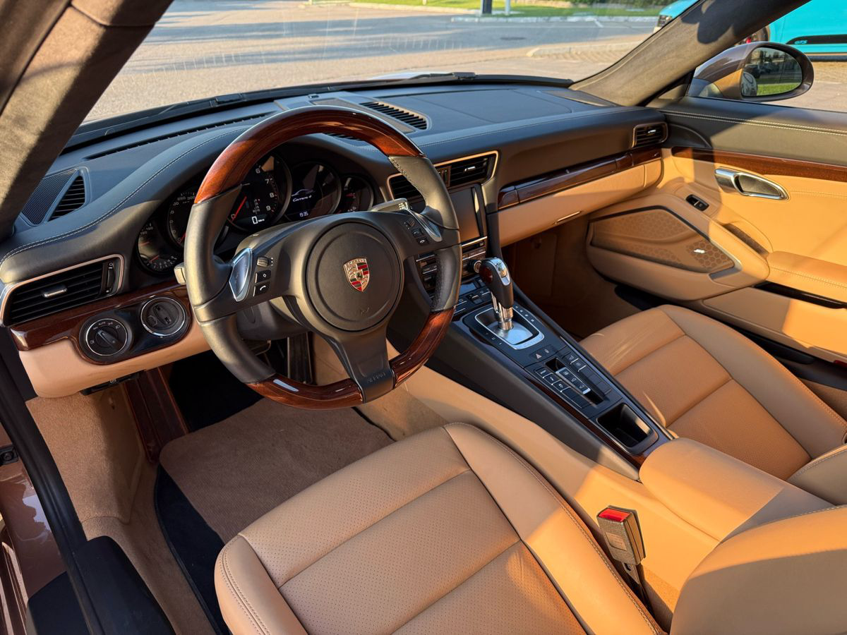 Porsche 911 Carrera 4
