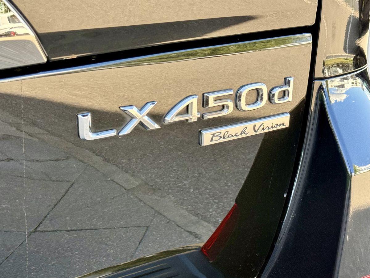 Lexus LX