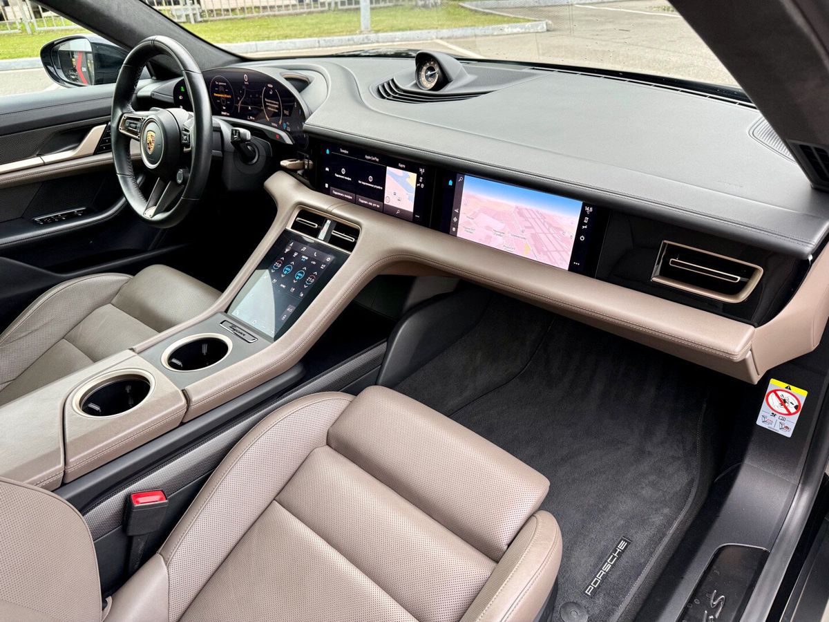 Porsche Taycan 4S
