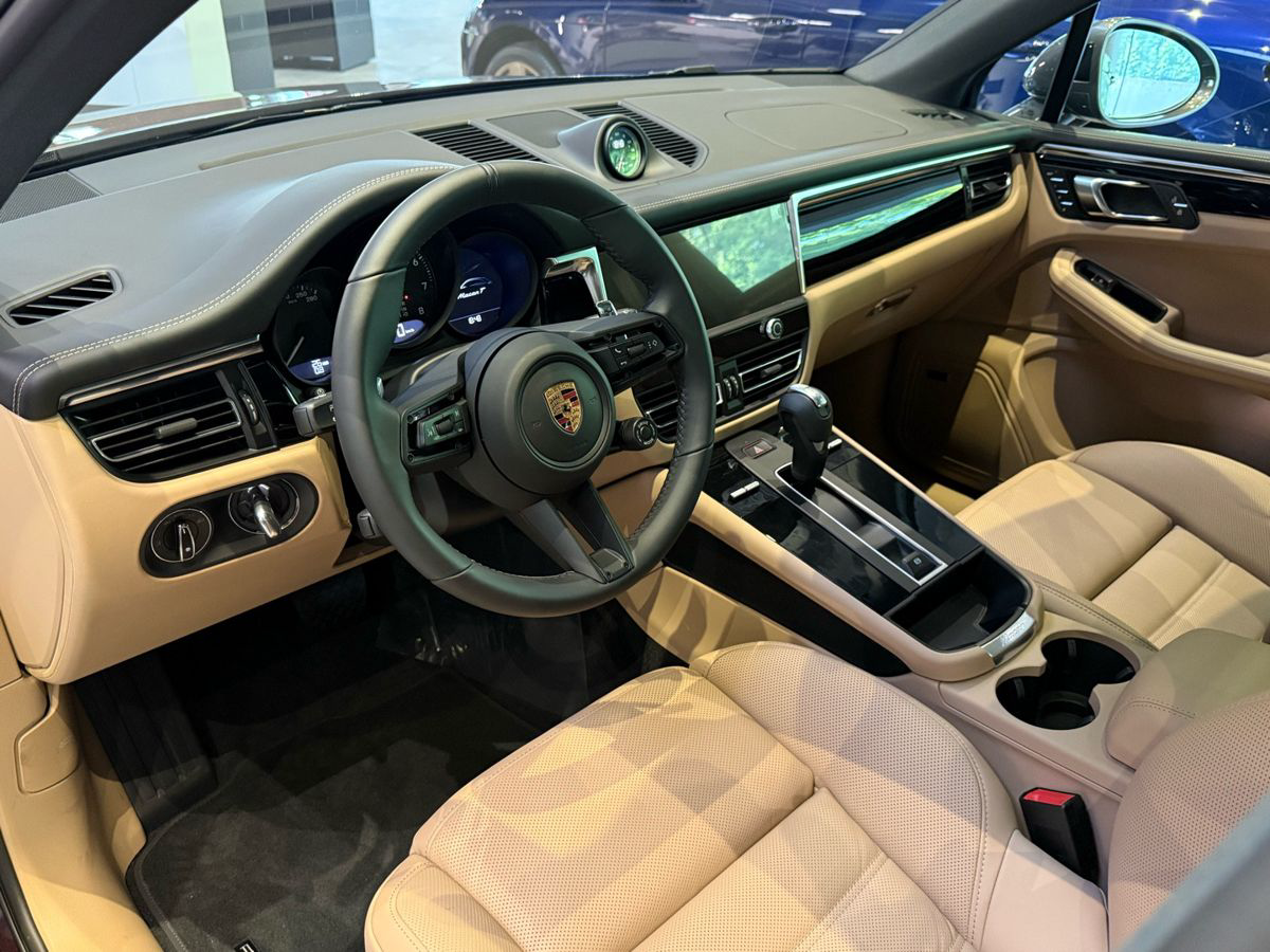 Porsche Macan T