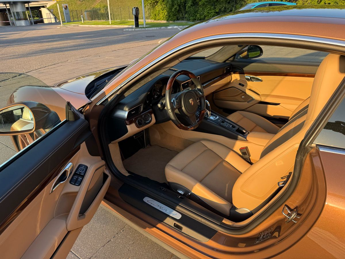 Porsche 911 Carrera 4