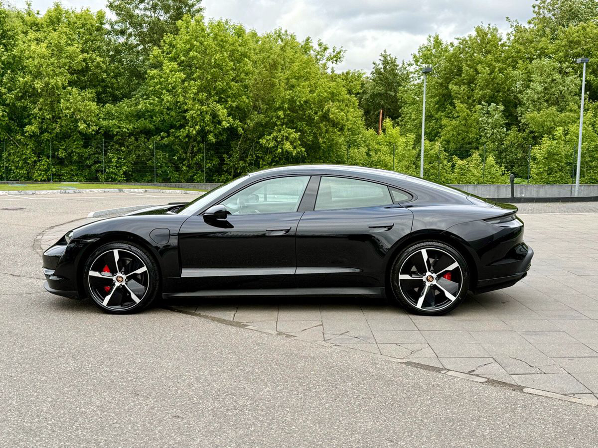 Porsche Taycan 4S