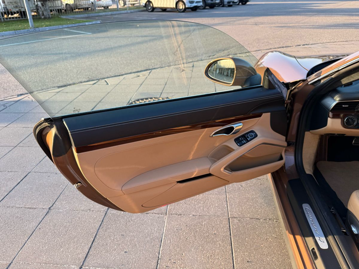 Porsche 911 Carrera 4