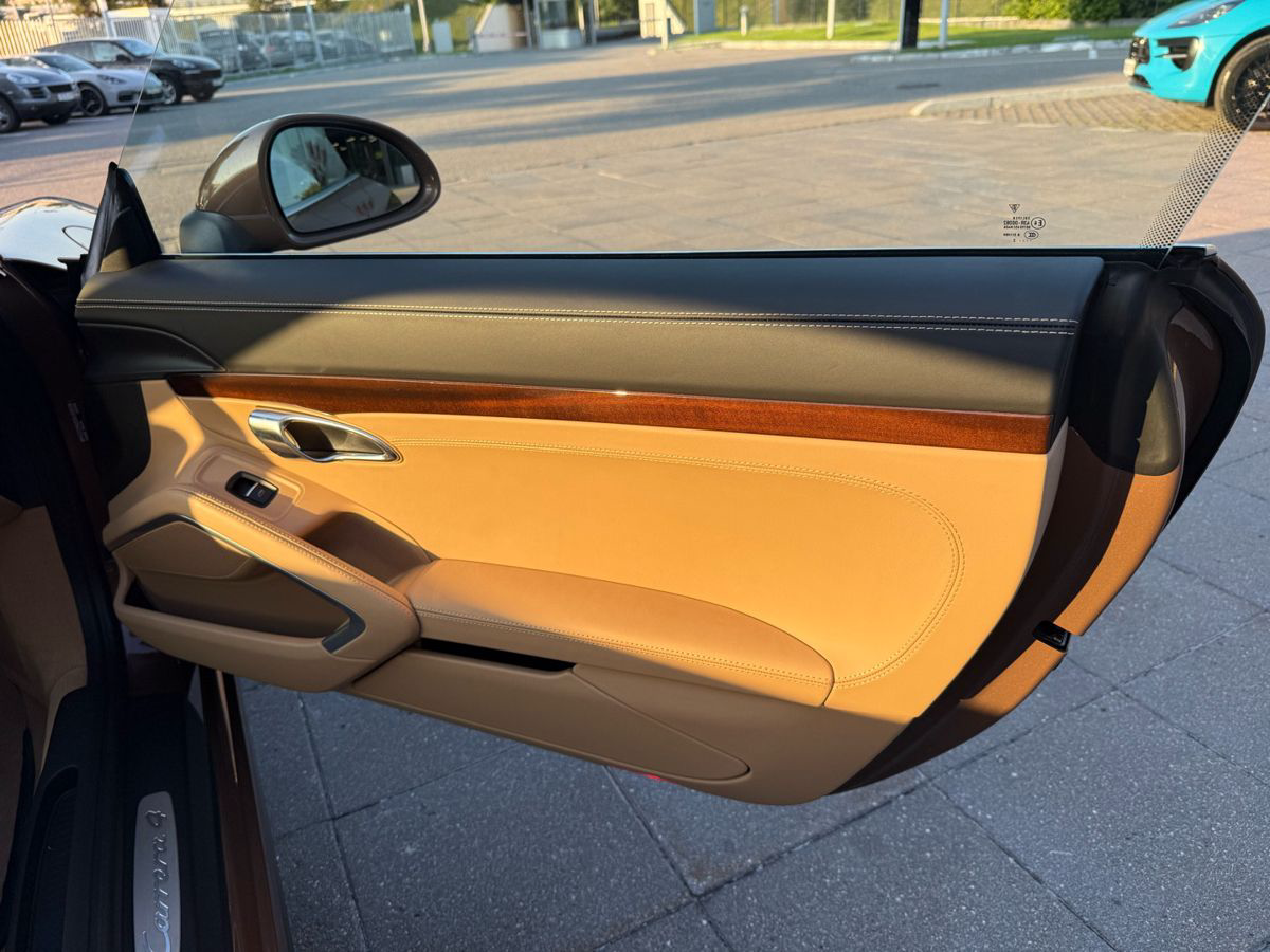 Porsche 911 Carrera 4