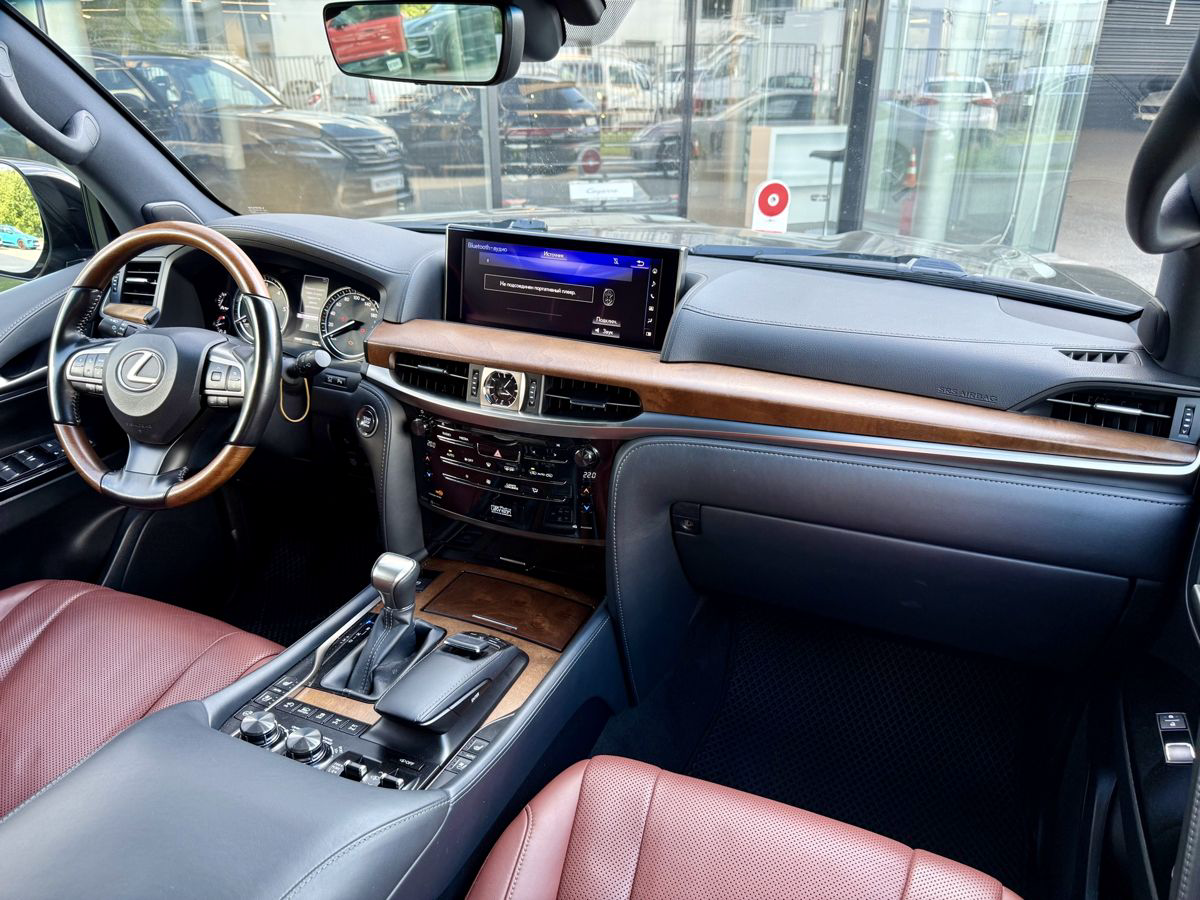 Lexus LX