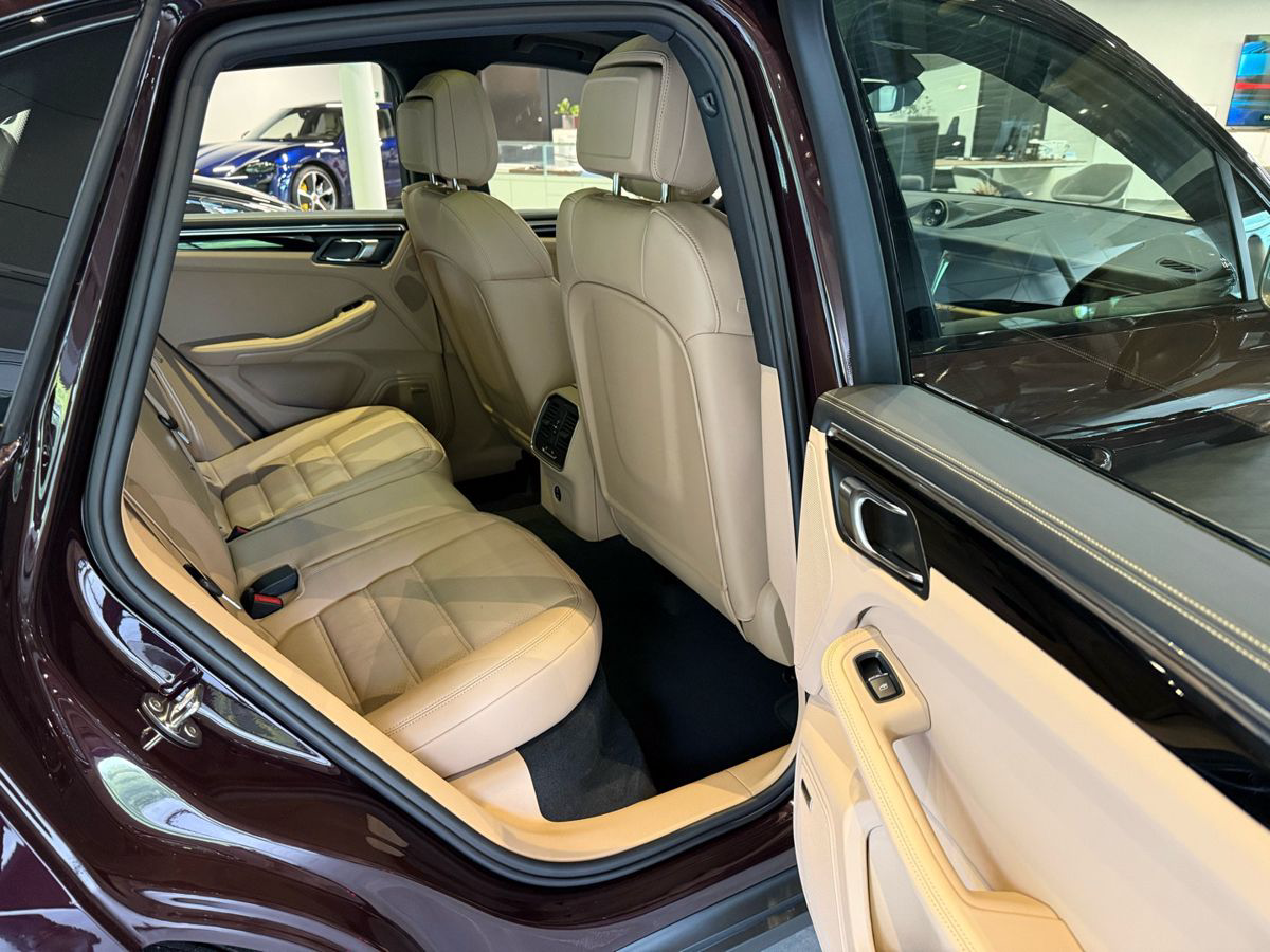 Porsche Macan T