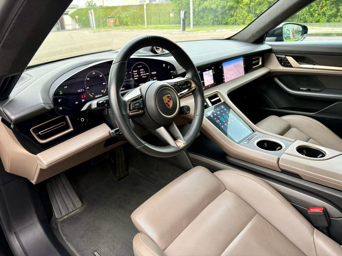 Porsche Taycan 4S
