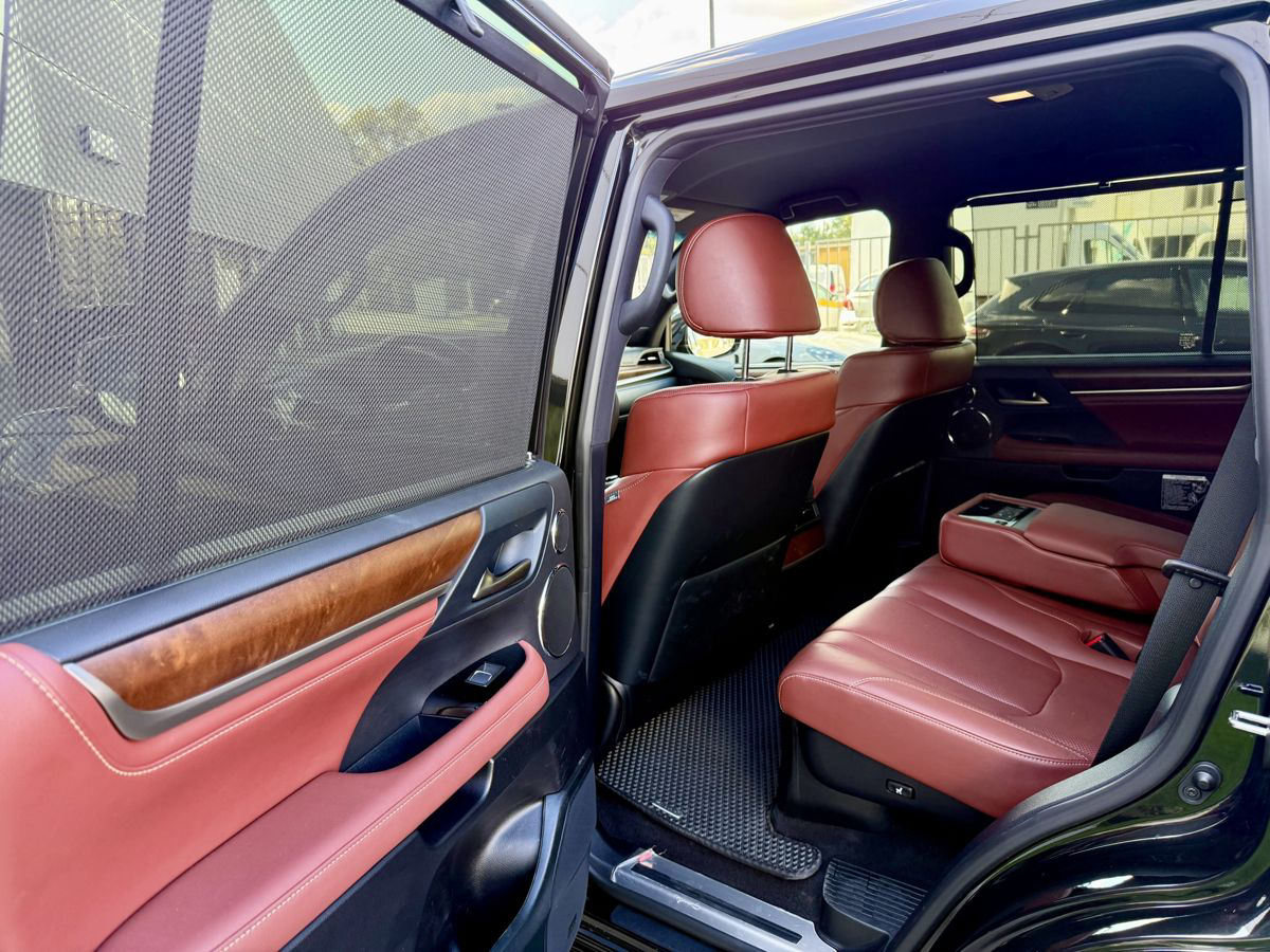 Lexus LX