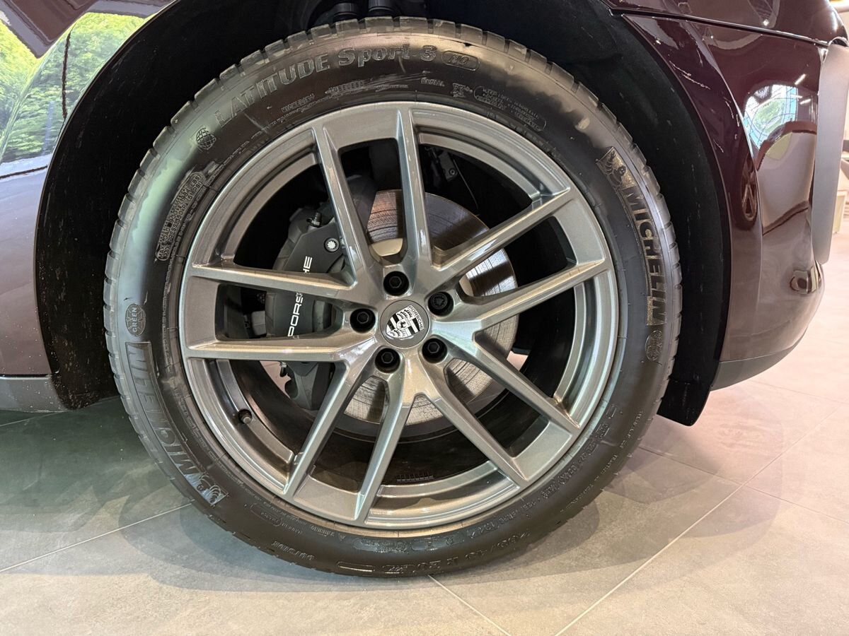 Porsche Macan T