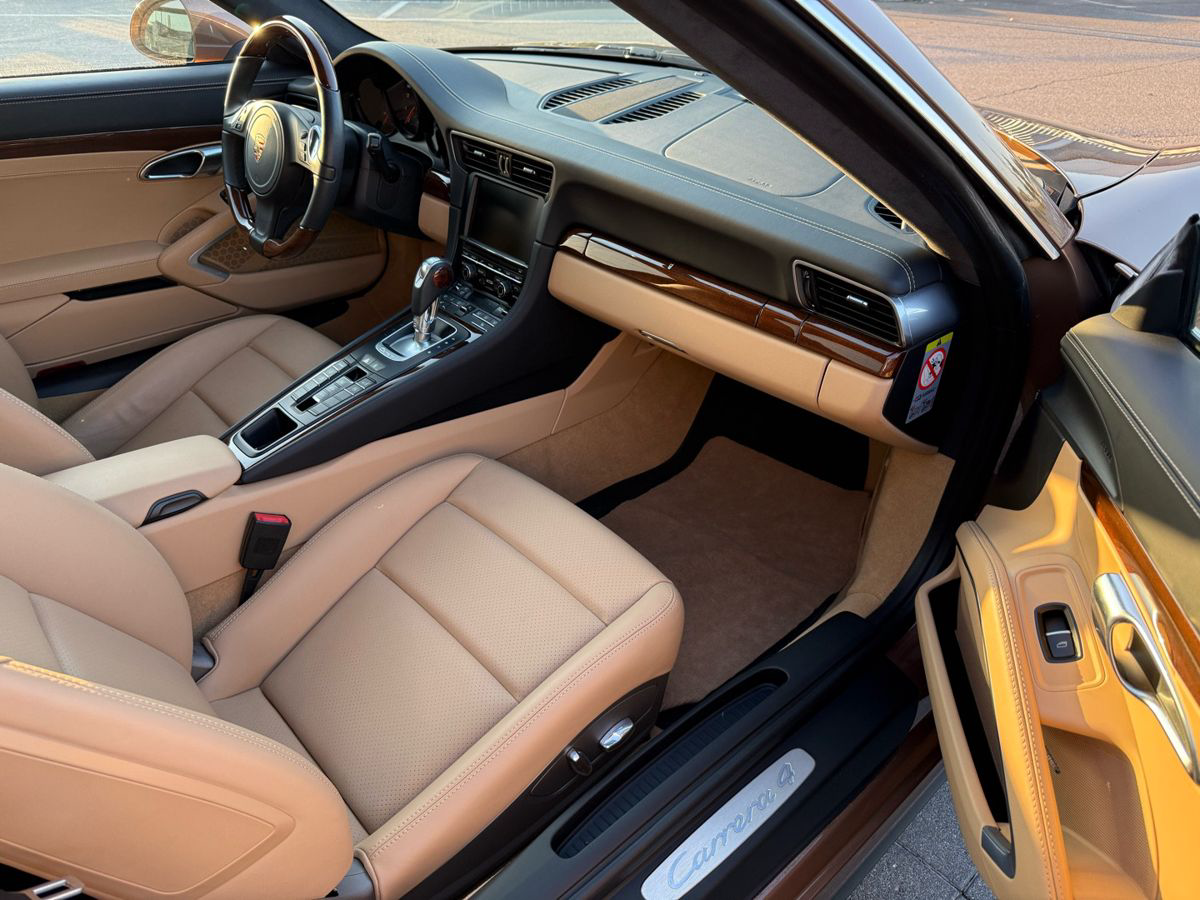 Porsche 911 Carrera 4
