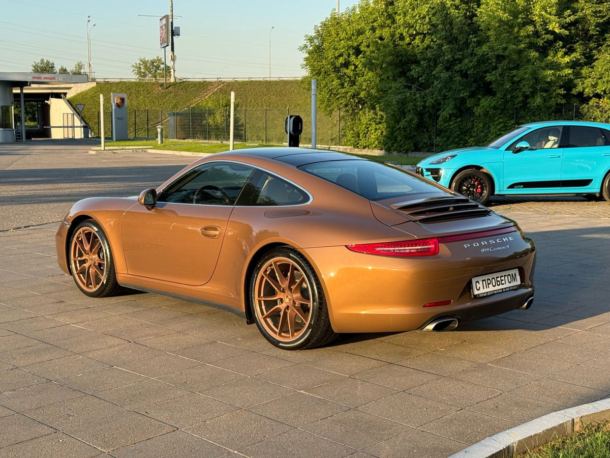 Porsche 911 Carrera 4