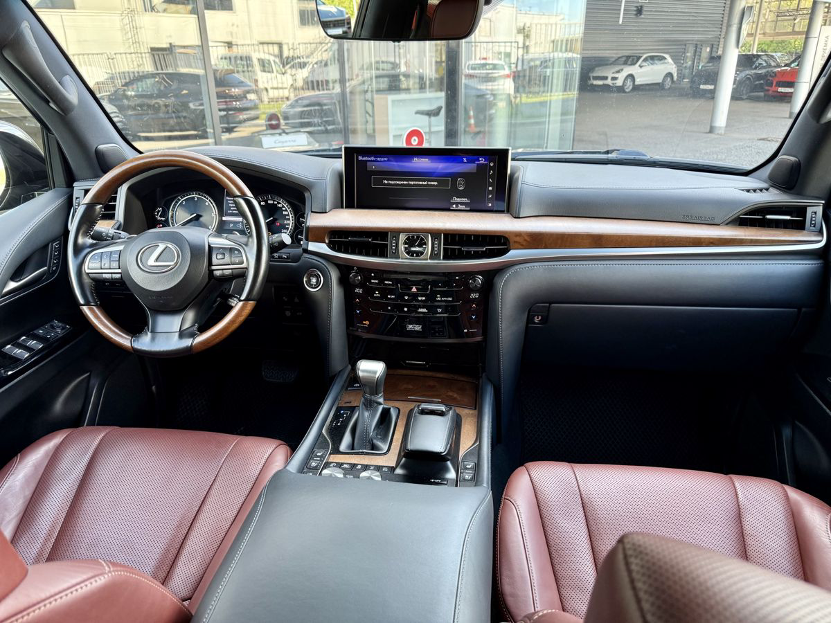 Lexus LX