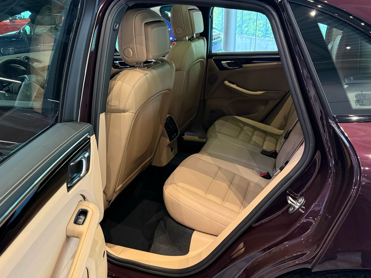 Porsche Macan T