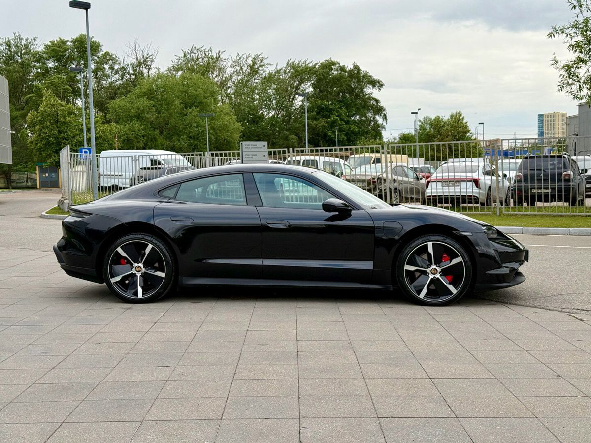 Porsche Taycan 4S