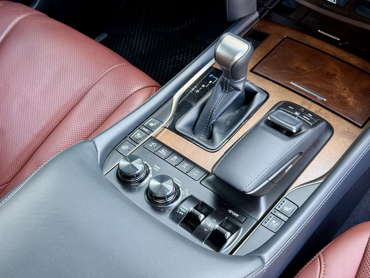 Lexus LX