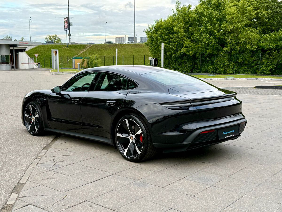 Porsche Taycan 4S