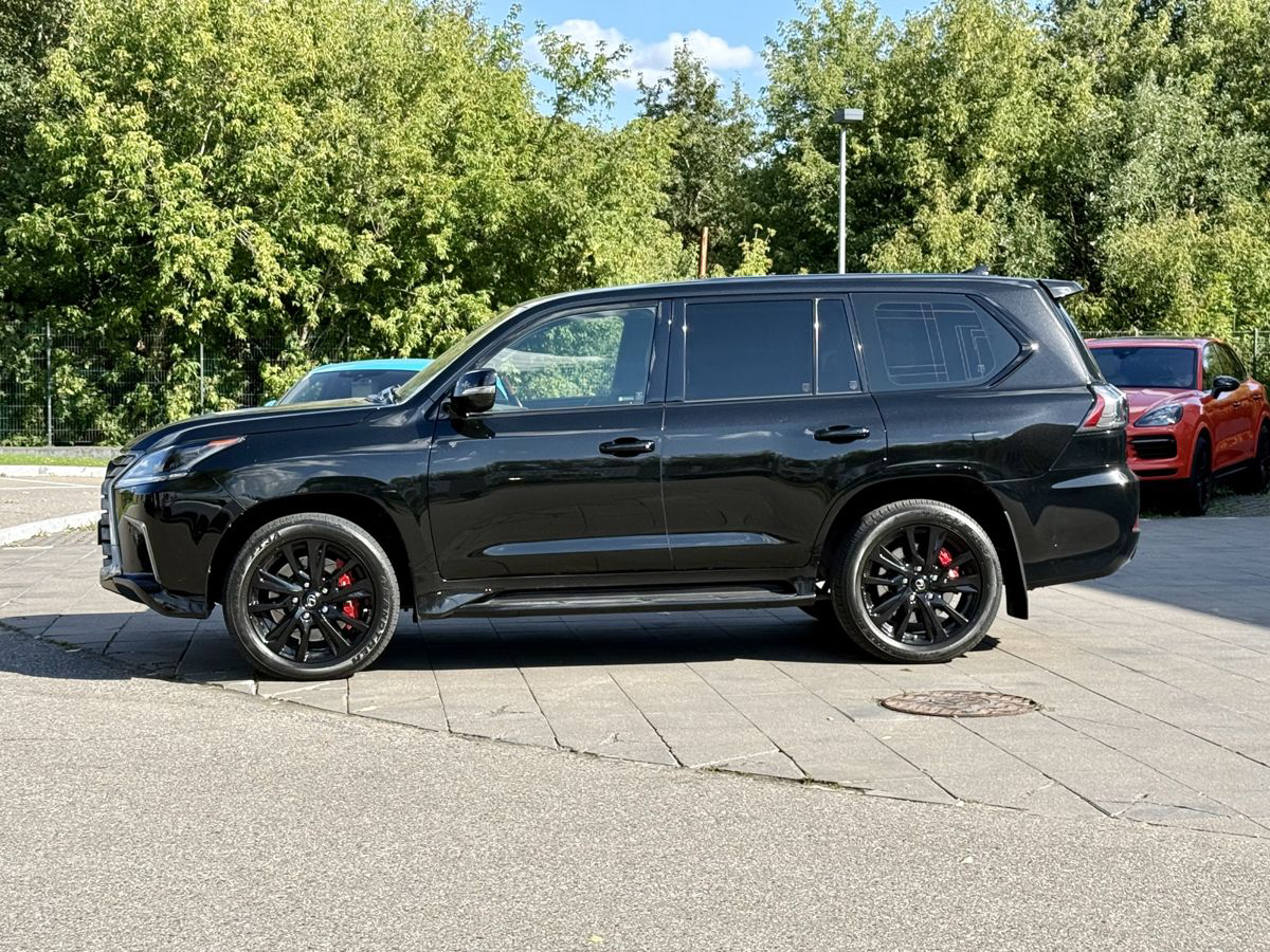 Lexus LX